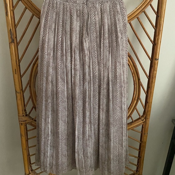 Banana Republic Snake Skin Brown Skirt - Picture 2 of 4